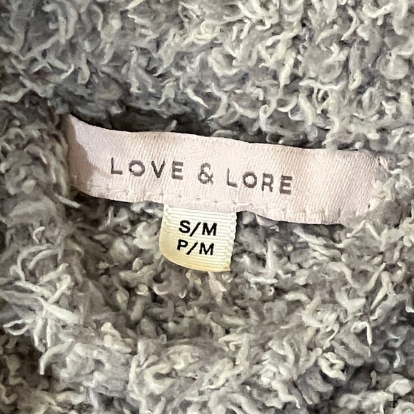 Love & Lore women’s size small / medium Gray plush Fleece Robe - Picture 2 of 11